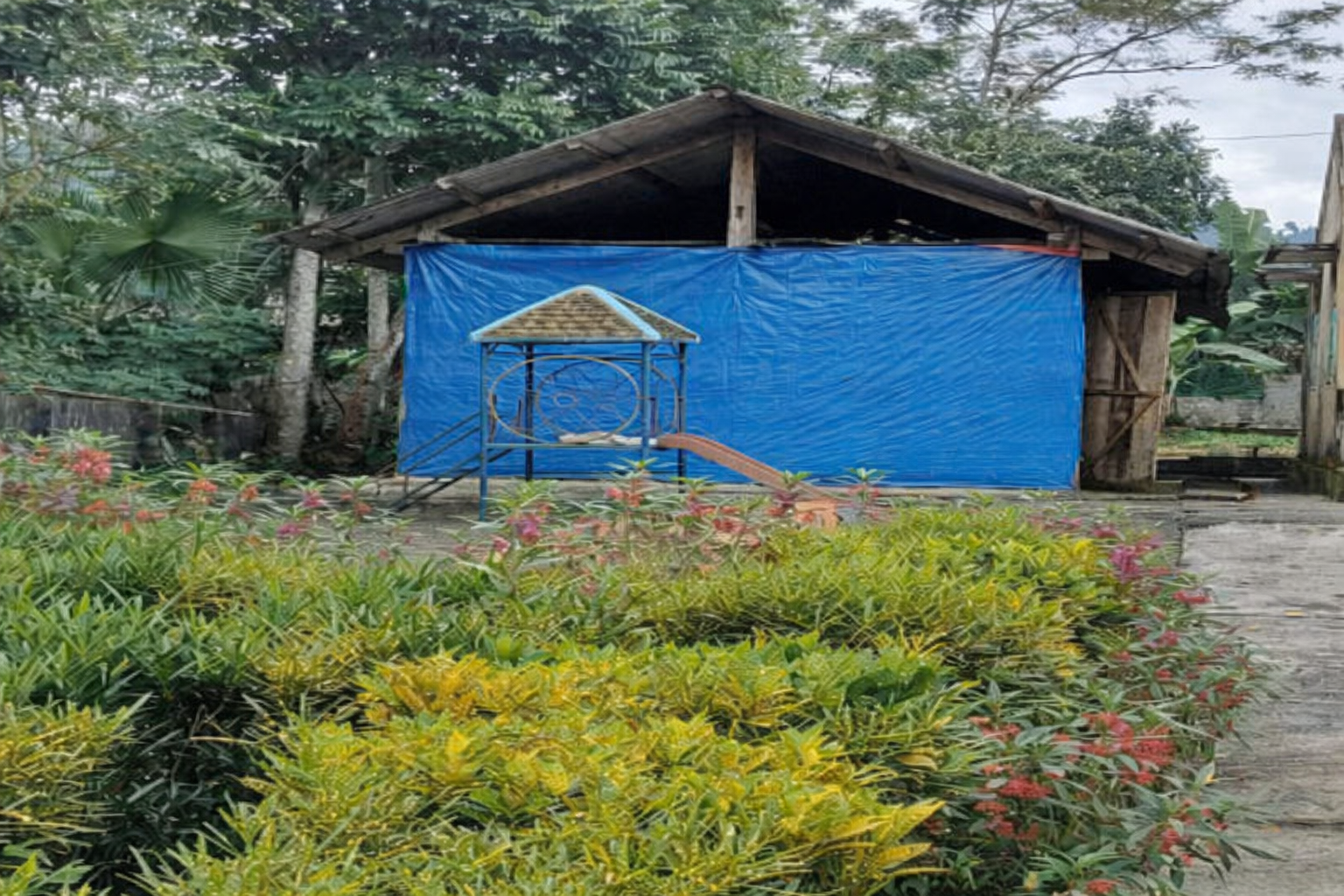 Khu bếp tạm gỗ (2)